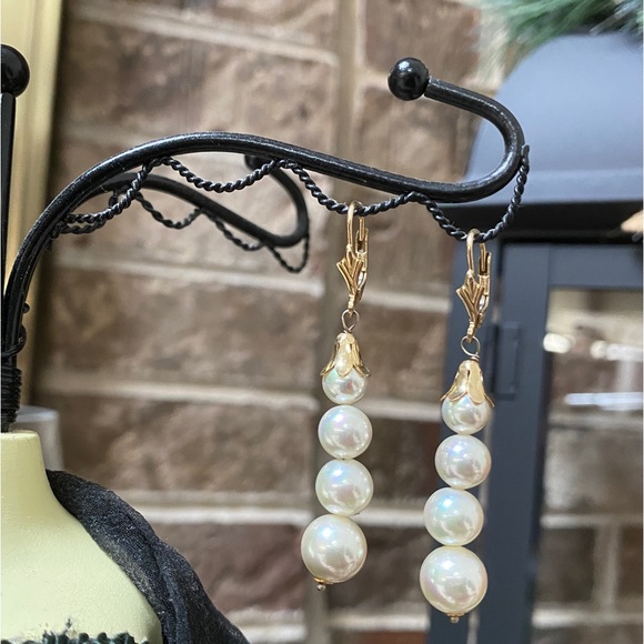 Jewelry - GENUINE 14KT GOLD Pearl Drop Earrings